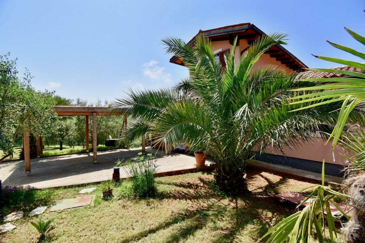 Relaxing Holiday House With Terrace Sea View Medulin Bagian luar foto