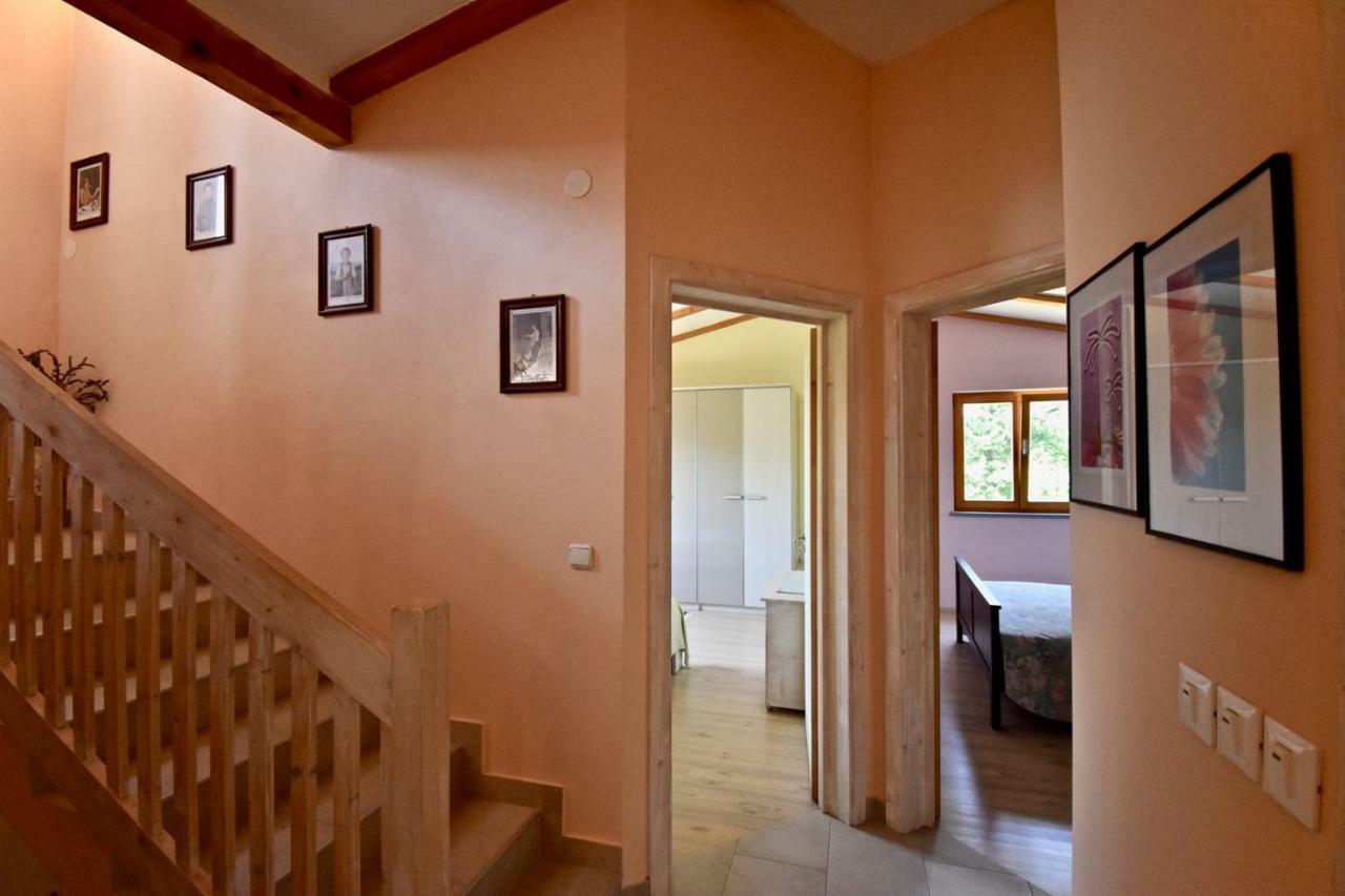 Relaxing Holiday House With Terrace Sea View Medulin Bagian luar foto
