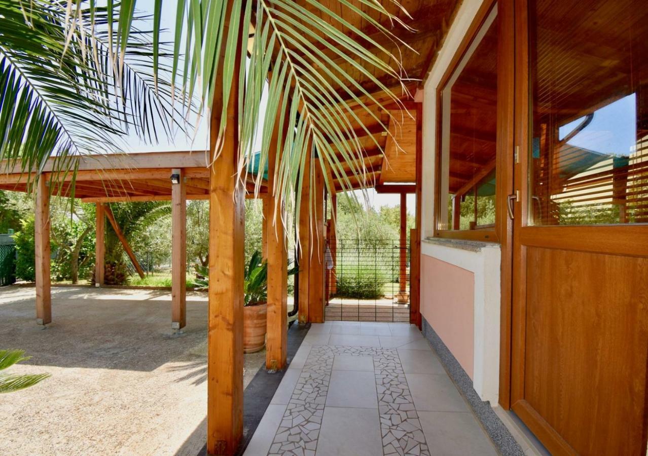 Relaxing Holiday House With Terrace Sea View Medulin Bagian luar foto