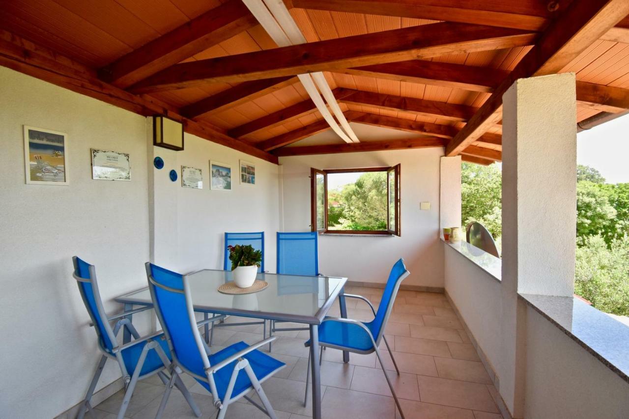 Relaxing Holiday House With Terrace Sea View Medulin Bagian luar foto