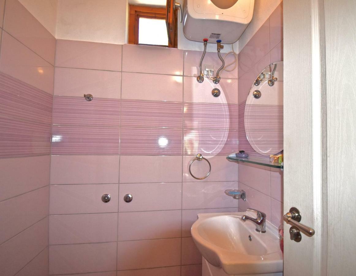 Relaxing Holiday House With Terrace Sea View Medulin Bagian luar foto