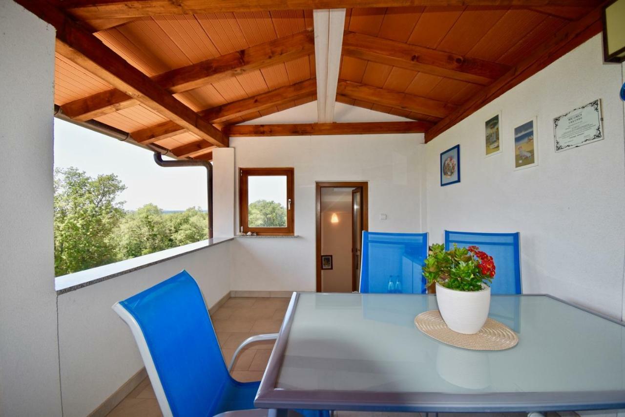 Relaxing Holiday House With Terrace Sea View Medulin Bagian luar foto